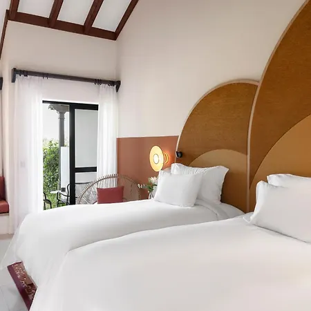 Hotel So/ & Golf 5*