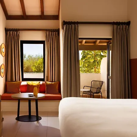 So/ & Golf סוטוגרנדה