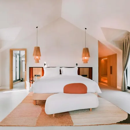 Hotel So
